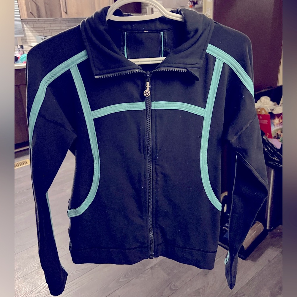 LuluLemon Sweater